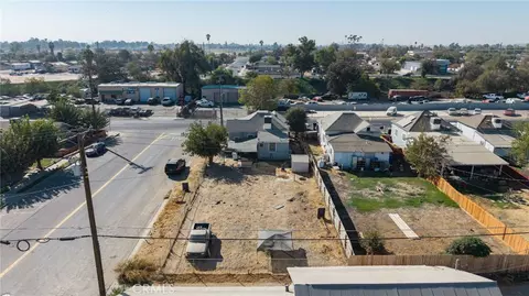View/Area - 130 E 4th St, Hanford, CA 93230 photo 6 of 6