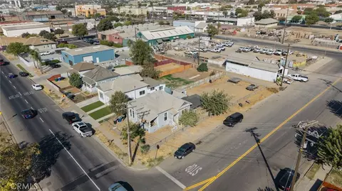 View/Area - 130 E 4th St, Hanford, CA 93230 photo 3 of 6