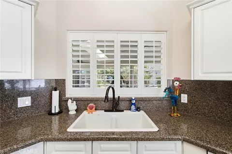Kitchen - 2843 Carolina Ave, Clovis, CA 93611 photo 6 of 7