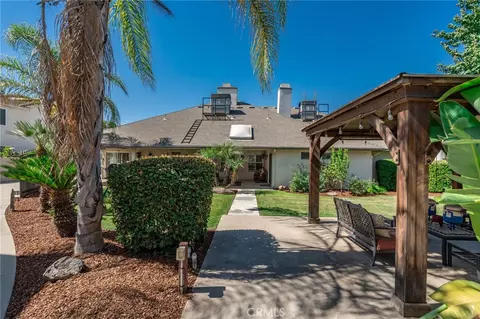 Exterior - 2843 Carolina Ave, Clovis, CA 93611 photo 6 of 17