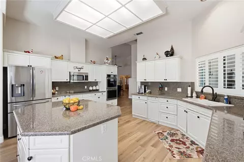 Kitchen - 2843 Carolina Ave, Clovis, CA 93611 photo 5 of 7