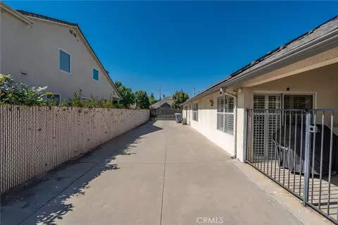 Exterior - 2843 Carolina Ave, Clovis, CA 93611 photo 10 of 17