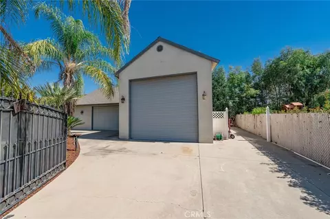 Exterior - 2843 Carolina Ave, Clovis, CA 93611 photo 11 of 17