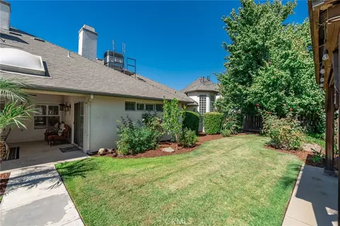 Exterior - 2843 Carolina Ave, Clovis, CA 93611 photo 8 of 17