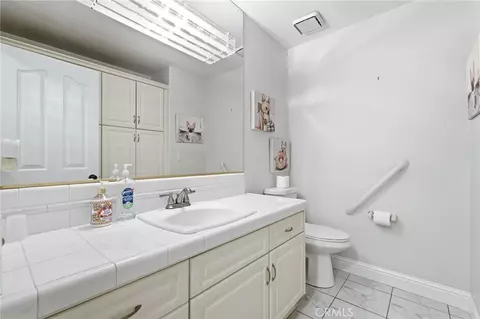 Bath - 2843 Carolina Ave, Clovis, CA 93611 photo 1 of 6