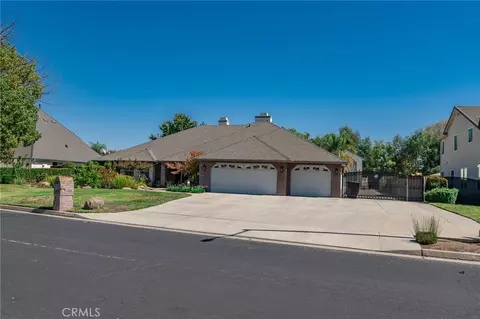Exterior - 2843 Carolina Ave, Clovis, CA 93611 photo 16 of 17
