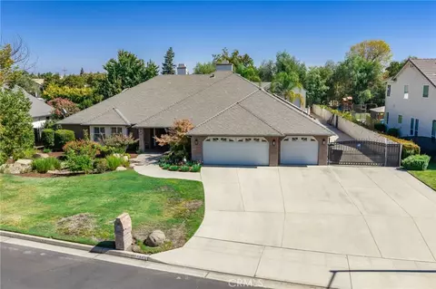 Exterior - 2843 Carolina Ave, Clovis, CA 93611 photo 2 of 17