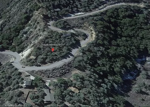 14208 Yellowstone Dr, Pine Mountain Club, CA 93225