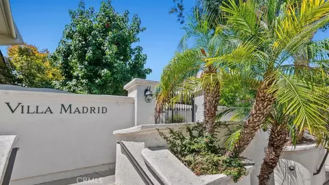 6259 Randi Ave, Woodland Hills, CA 91367