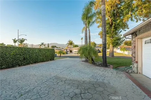 1052 E Ghent St, Azusa, CA 91702