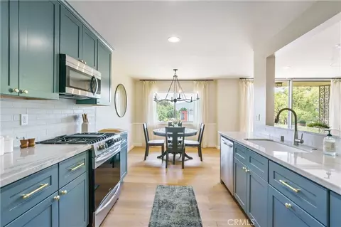 10707 Camarillo St #317, Toluca Lake, CA 91602