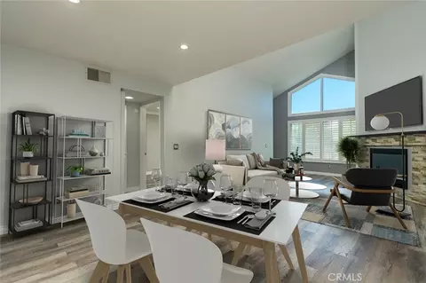 5500 Owensmouth Ave #324, Woodland Hills, CA 91367