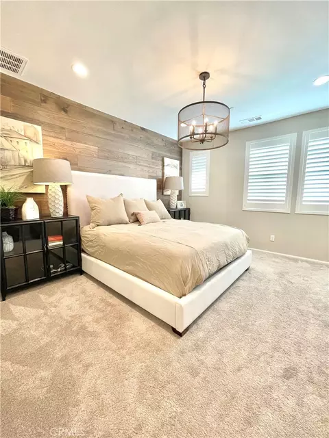 402 Nuez St, Camarillo, CA 93012