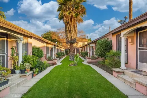 415 Riverdale Dr, Glendale, CA 91204