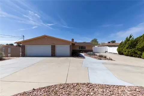 17581 Orange St, Hesperia, CA 92345 photo 1