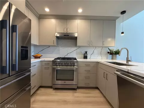 5325 Newcastle Ave #321, Encino, CA 91316