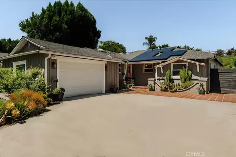 4741 Santa Lucia Dr, Woodland Hills, CA 91364