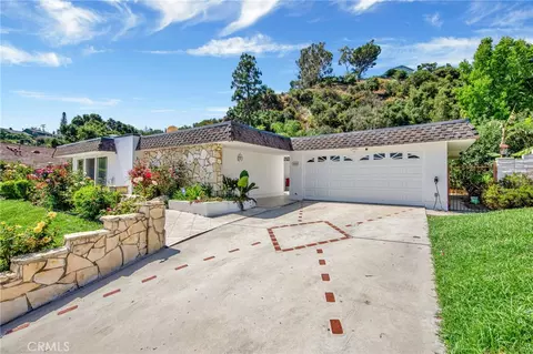 16818 Ivyside Pl, Encino, CA 91436