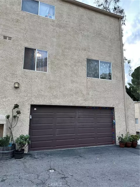 9542 Via Venezia, Burbank, CA 91504