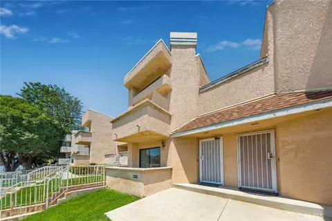 15035 Nordhoff St #115, North Hills, CA 91343