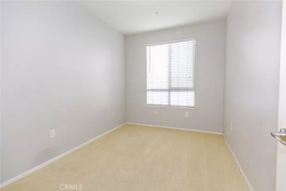 Bedroom - 100 S Alameda St #353, Los Angeles, CA 90012 photo 4 of 8