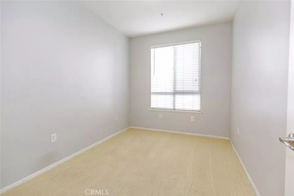 Bedroom - 100 S Alameda St #353, Los Angeles, CA 90012 photo 3 of 8