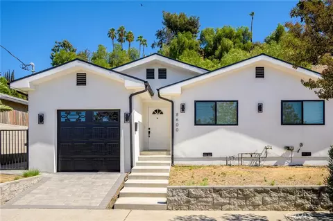 8600 Bluffdale Dr, Sun Valley, CA 91352