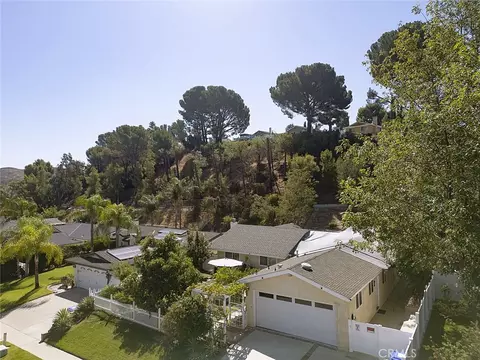 19620 Green Mountain Dr, Newhall, CA 91321
