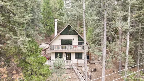 875 Brentwood Dr, Lake Arrowhead, CA 92352