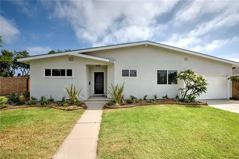 2376 Stanbridge Ave, Long Beach, CA 90815