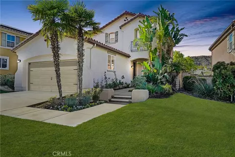 19920 Holly Dr, Saugus, CA 91350