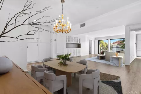 14804 Magnolia #6, Sherman Oaks, CA 91403