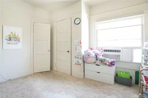 Bedroom - 325 S Los Robles Ave, Pasadena, CA 91101 photo 1 of 5