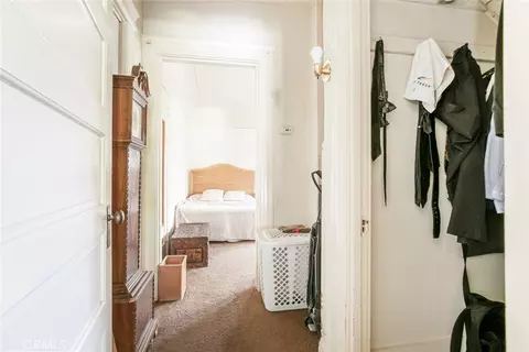 Entry Way - 325 S Los Robles Ave, Pasadena, CA 91101 photo 2 of 2