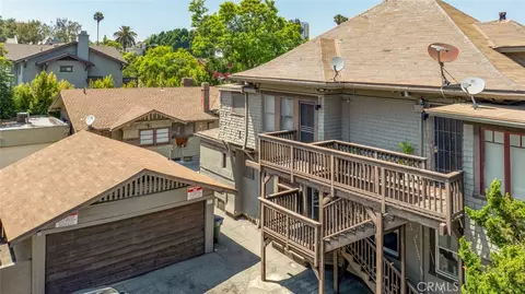 Exterior - 325 S Los Robles Ave, Pasadena, CA 91101 photo 14 of 25