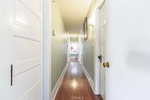 Entry Way - 325 S Los Robles Ave, Pasadena, CA 91101 photo 1 of 2