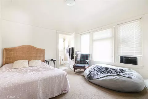Bedroom - 325 S Los Robles Ave, Pasadena, CA 91101 photo 4 of 5
