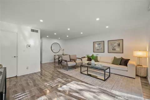 5017 Cartwright #3, North Hollywood, CA 91601
