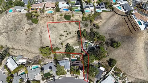 20713 Collins St, Woodland Hills, CA 91367