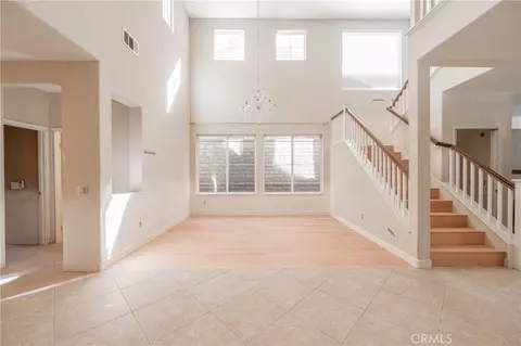 Living - 29276 Discovery Rdg, Santa Clarita, CA 91390 photo 3 of 3