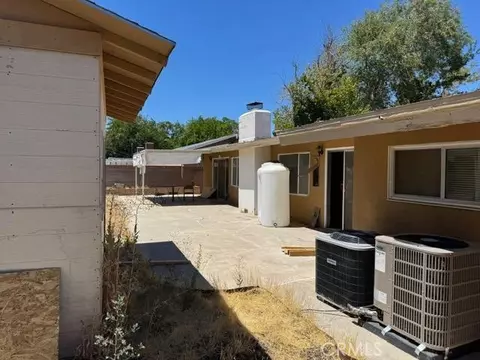 Exterior - 1118 E Avenue J3, Lancaster, CA 93535 photo 3 of 6