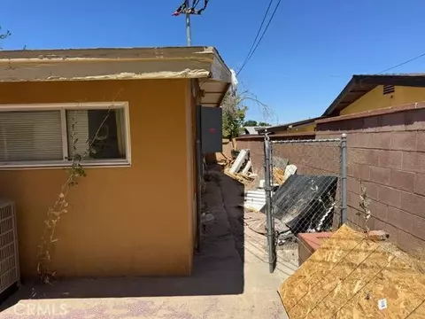 Exterior - 1118 E Avenue J3, Lancaster, CA 93535 photo 5 of 6