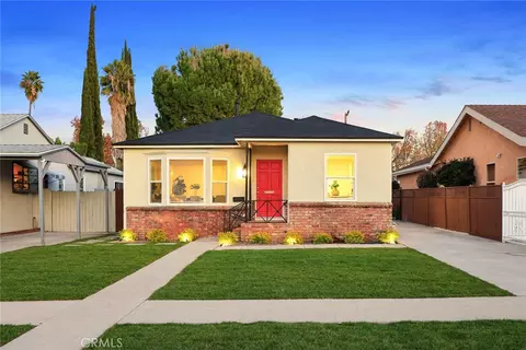 5052 Newcastle, Encino, CA 91316