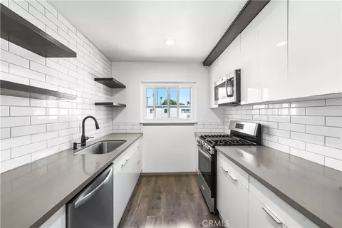 7135 Coldwater Canyon Ave #16, North Hollywood, CA 91605