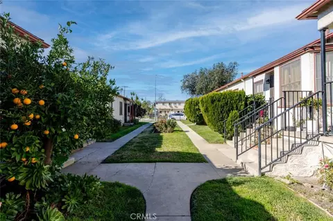 Exterior - 2010 N Los Robles Ave, Pasadena, CA 91104 photo 4 of 9