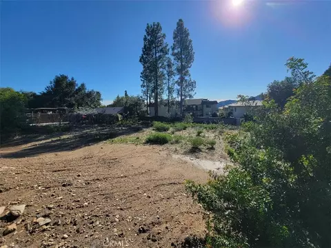 2442 Cross St, La Crescenta, CA 91214
