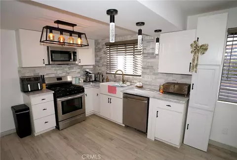 Kitchen - 18954 Sherman Way #3, Reseda, CA 91335 photo 2 of 2