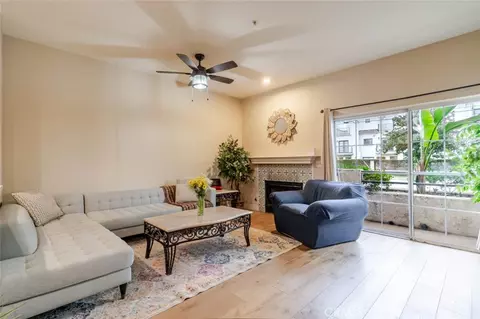 10604 Valley Spring Ln #105, Toluca Lake, CA 91602