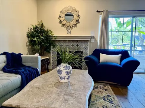 10604 Valley Spring Ln #105, Toluca Lake, CA 91602