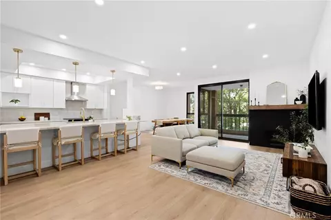 4477 Wilshire Blvd #202, Los Angeles, CA 90010